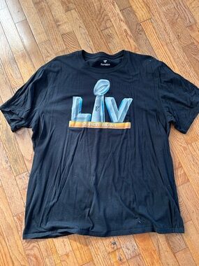 Fanatics Men’s Black Super Bowl LIV Graphic Tee with Blue and Gold Logo